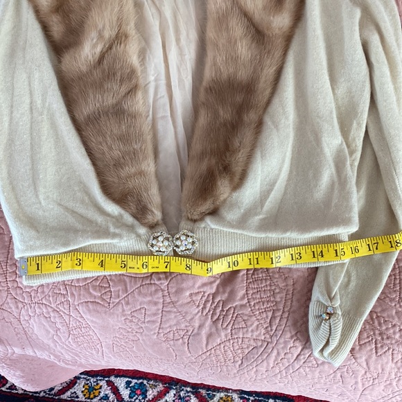 Vintage Cashmere Cardigan with Removable Fur Collar. - Picture 7 of 9